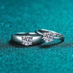 couple wedding rings 329-001