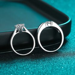 couple wedding rings 329-005