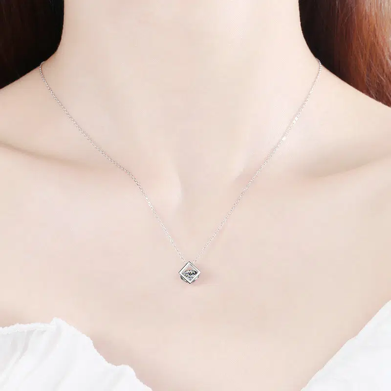 cube pendant necklace 382-001