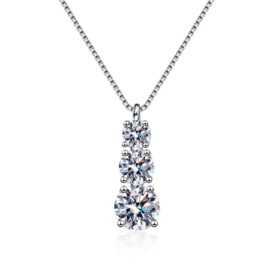 Moissanite Necklace Pendant With Silver Chain